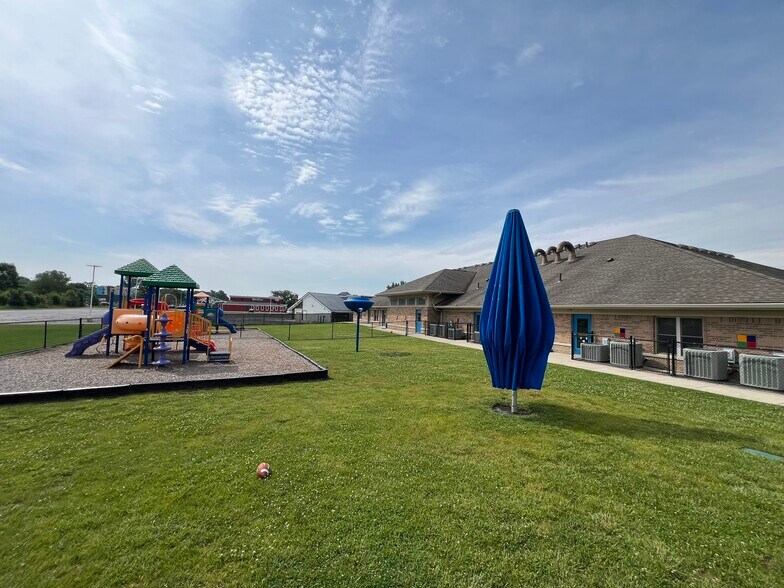 More Photos Of 62 Capital Dr, Warsaw Office For Sale