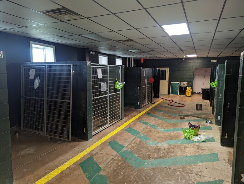 More Photos Of 2608 E Highway 76, Marion General Retail For Sale