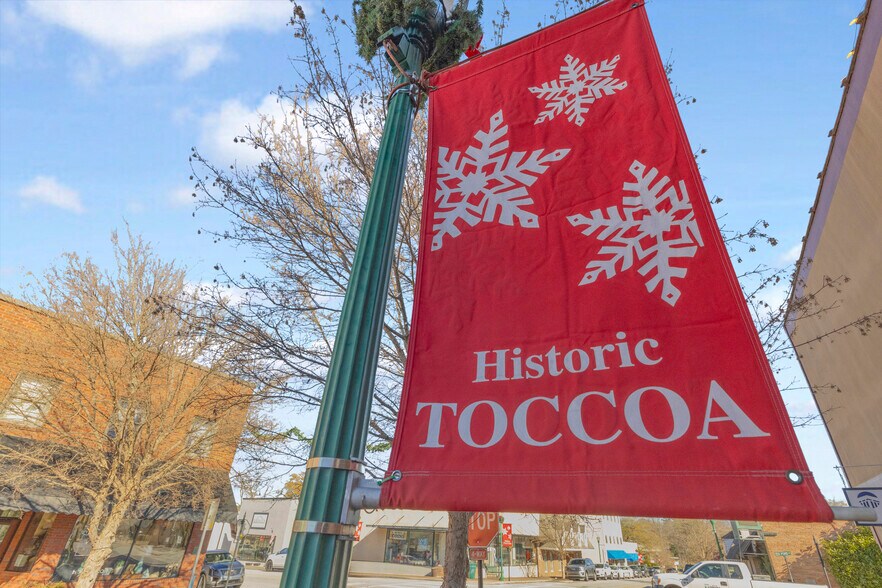 More Photos Of 62 Doyle St, Toccoa Storefront Retail Office For Sale