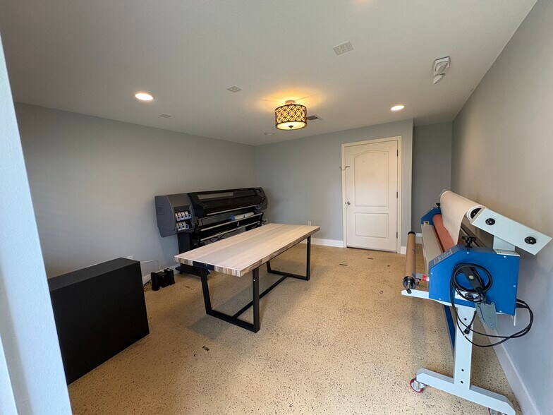 More Photos Of 1542 Guava Ave, Melbourne General Retail For Lease