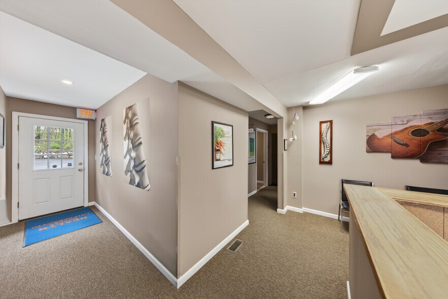 More Photos Of 187 Breakneck Rd, Highland Lakes Storefront Retail Residential For Sale