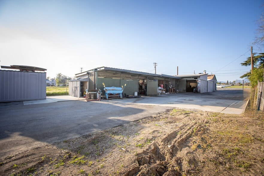 More Photos Of 17635 Arrow Blvd, Fontana Service For Sale