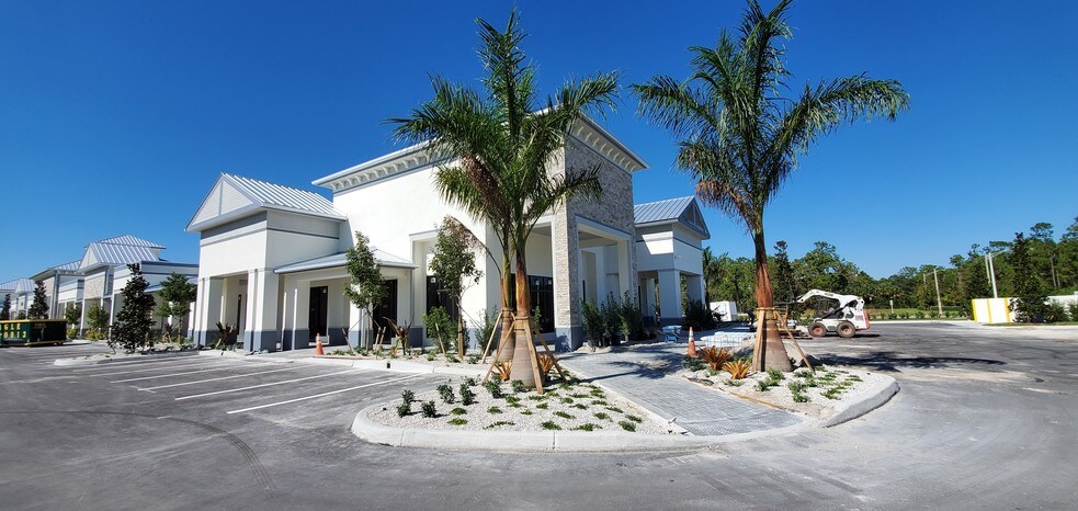 More Photos Of 7273 Vanderbilt Beach Rd, Naples General Retail For Lease