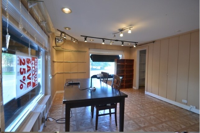 More Photos Of 231 N Milwaukee Ave, Wheeling Freestanding For Sale