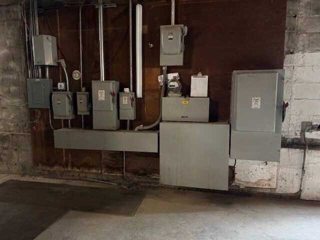 More Photos Of 2514 Foundry Pl, Clayville Industrial For Sale