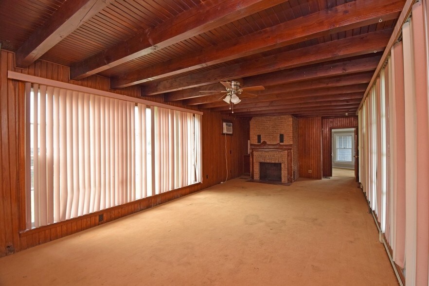 More Photos Of 829 Ohio Pike, Cincinnati Office For Lease