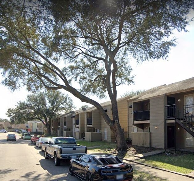 More Photos Of 7900 Creekbend Dr, Houston Apartments For Sale