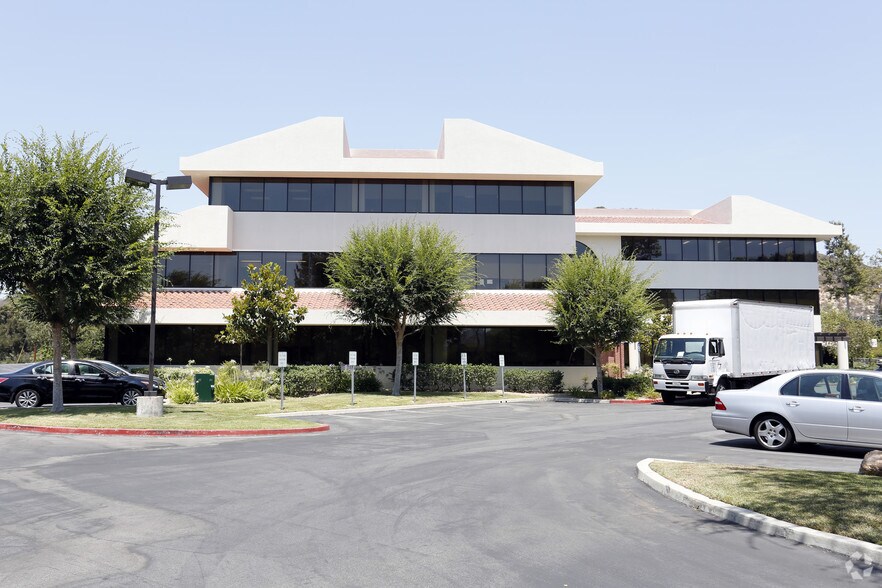 More Photos Of 4580 E Thousand Oaks Blvd, Westlake Village Office For Lease