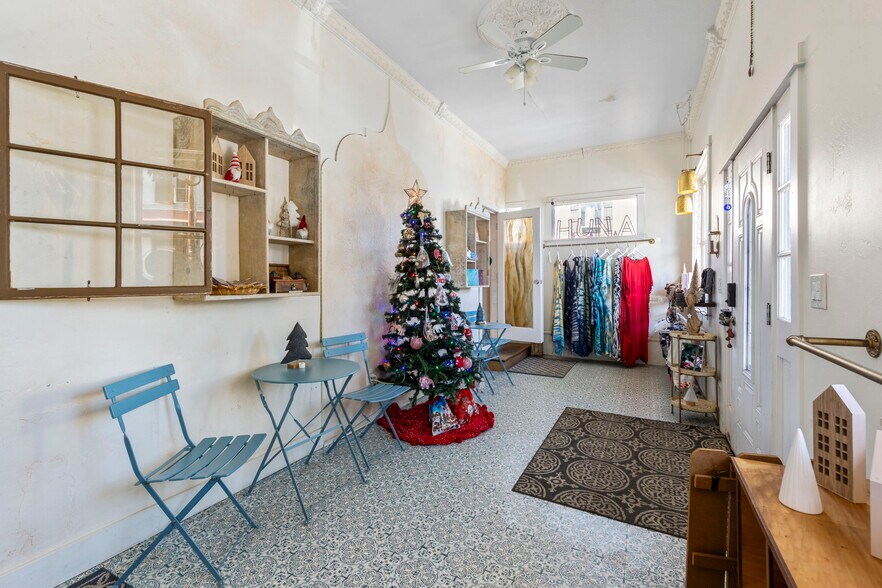 More Photos Of 145 N Market St, Wailuku Storefront Retail Residential For Sale