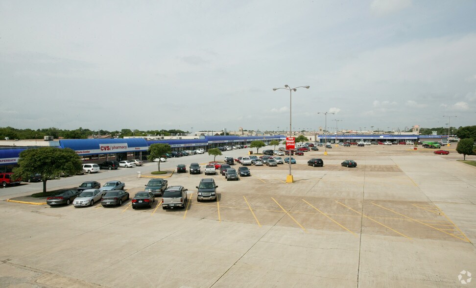 Primary Photo Of 1106-1156 W Main St, Lewisville Unknown For Lease