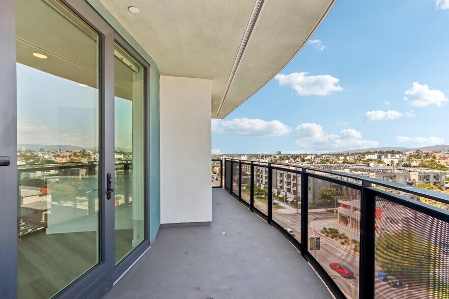 More Photos Of 9900 Venice Blvd, Culver City Apartments For Lease