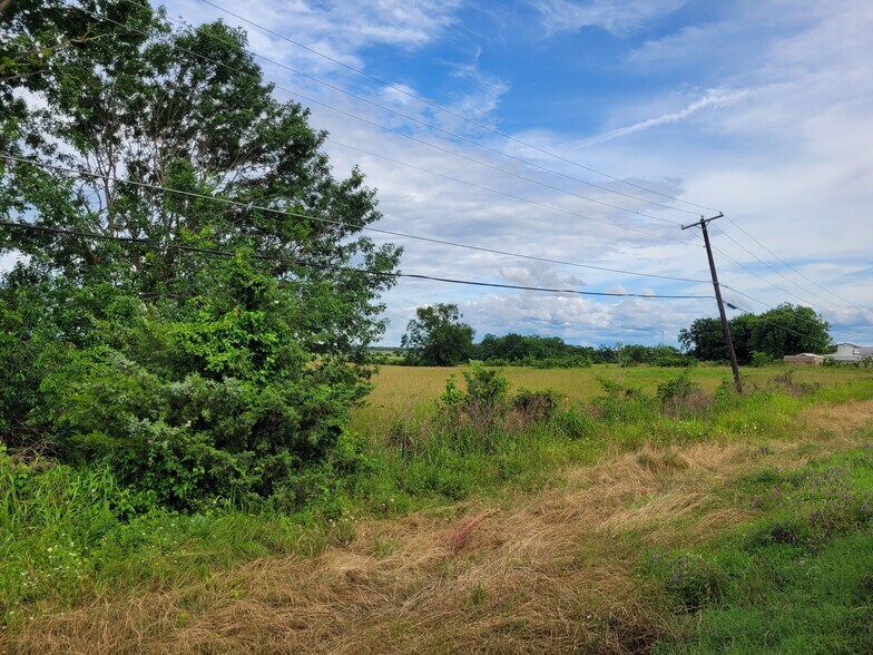 More Photos Of 110 Private Road 7316, Clarksville Land For Sale