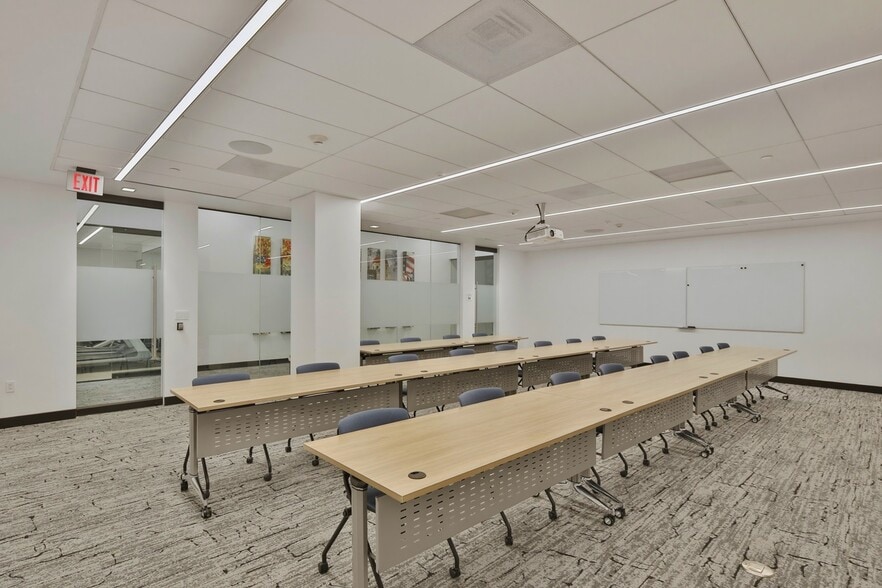 More Photos Of 199 S Los Robles Ave, Pasadena Office For Lease