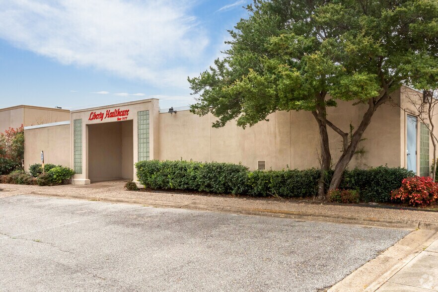 More Photos Of 2908 E Trinity Mills Rd, Carrollton Office For Lease
