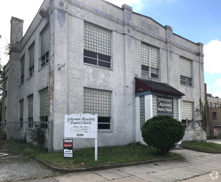 More Photos Of 24 E Oak St, Norristown Religious Facility For Lease
