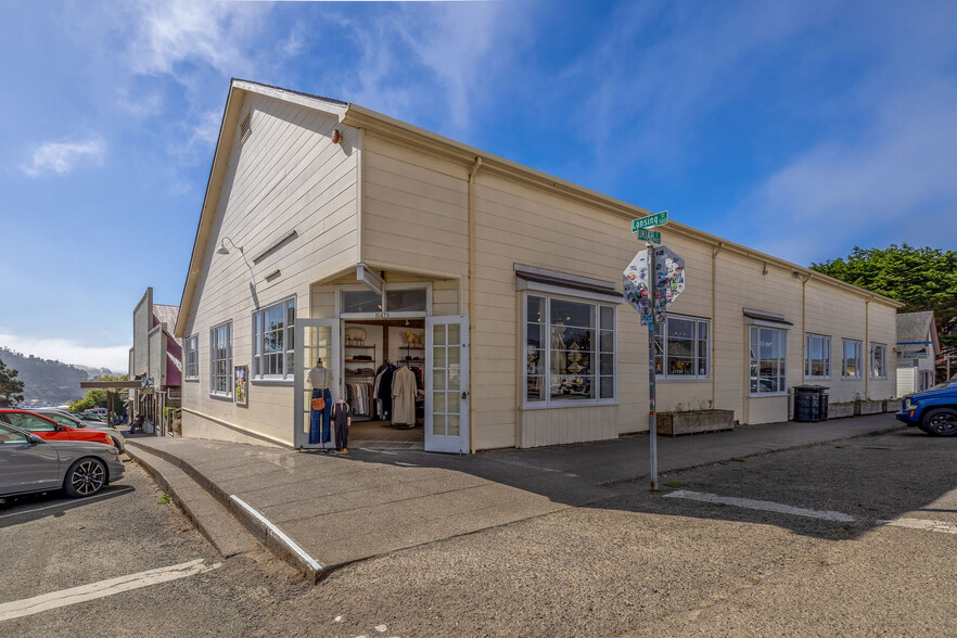 Primary Photo Of 10470 Lansing St, Mendocino Storefront For Sale