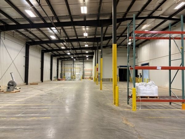More Photos Of 1210 N 14th St, Indianola Warehouse For Sale