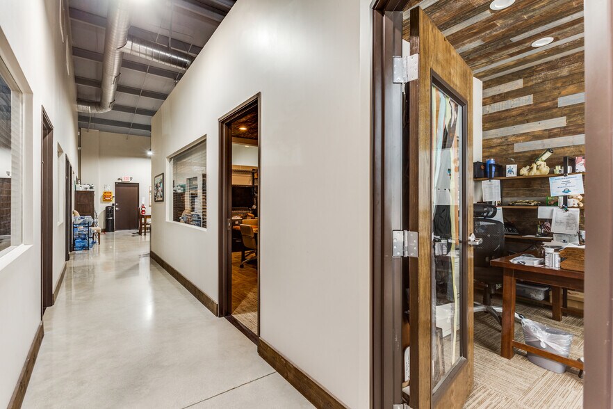 More Photos Of 5761 Park Vista Cir, Keller Warehouse For Sale