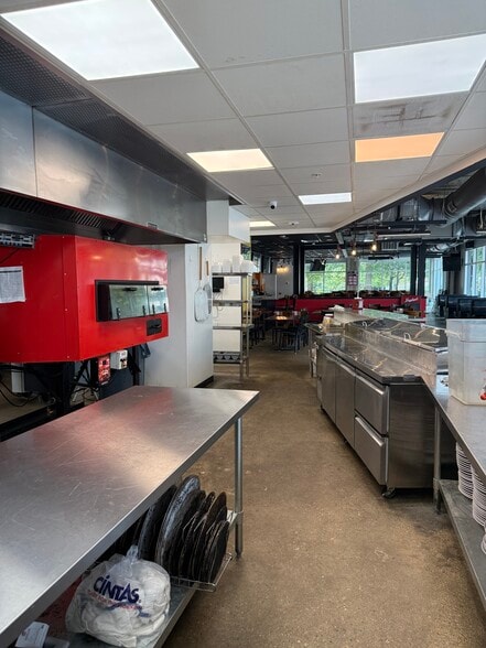 More Photos Of 103 E 3rd St, Covington Apartments For Lease