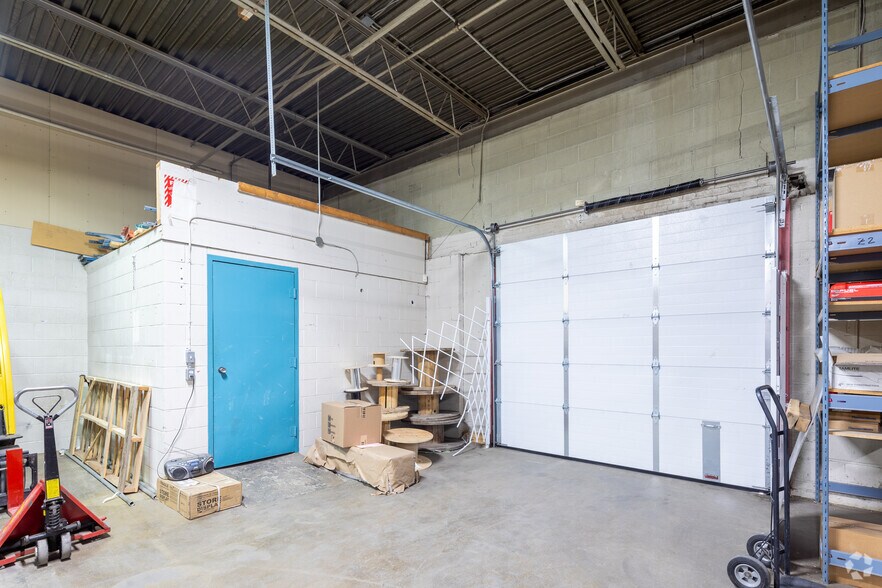 More Photos Of 75 City View Dr, Toronto Service For Lease