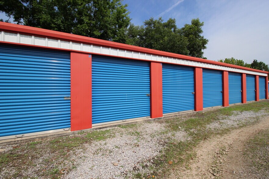 More Photos Of 1915 W Lamar Alexander Pky, Maryville Self Storage For Sale