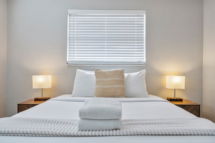 More Photos Of 50 SE 12th St, Fort Lauderdale Apartments For Sale