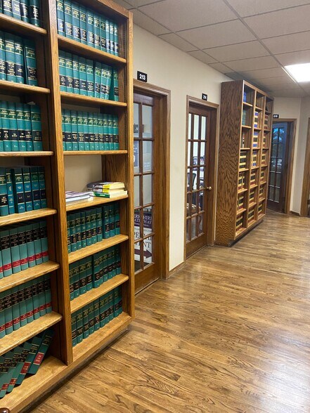 More Photos Of 660 Southpointe Ct, Colorado Springs Medical For Sale