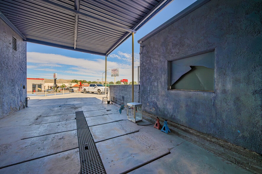 More Photos Of 1770 Highway 95, Bullhead City Specialty For Sale