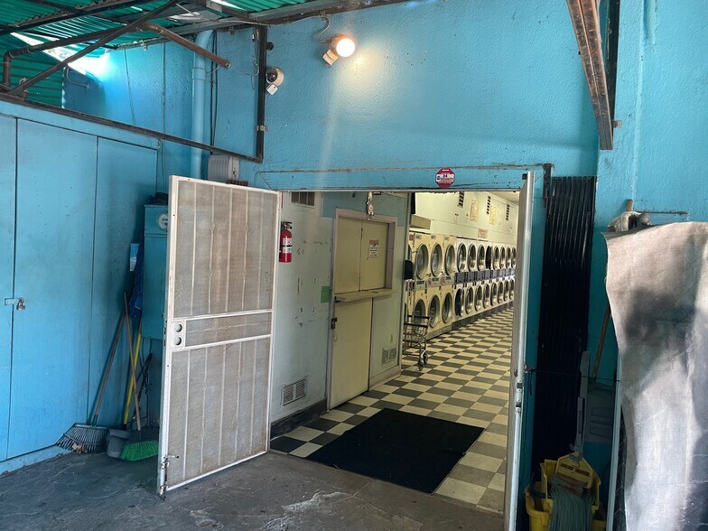 More Photos Of 3338 Santa Fe Ave, Long Beach General Retail For Sale