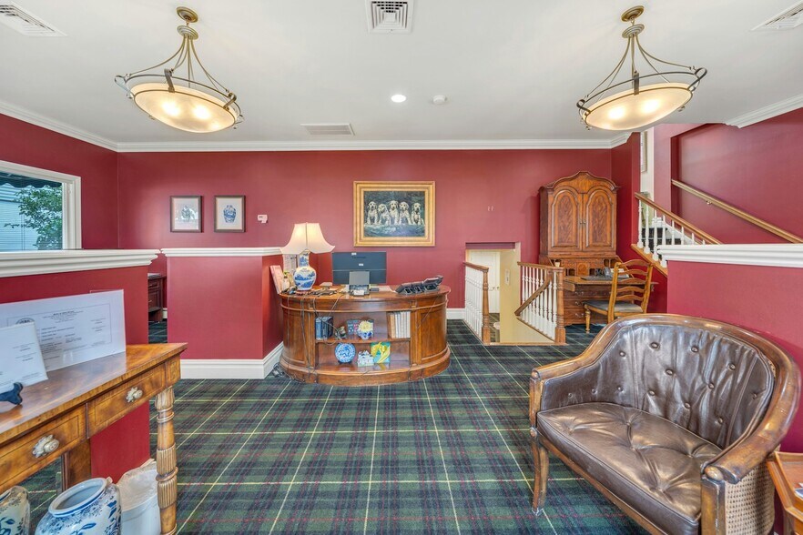 More Photos Of 47 E Main St, Ramsey Office Residential For Lease