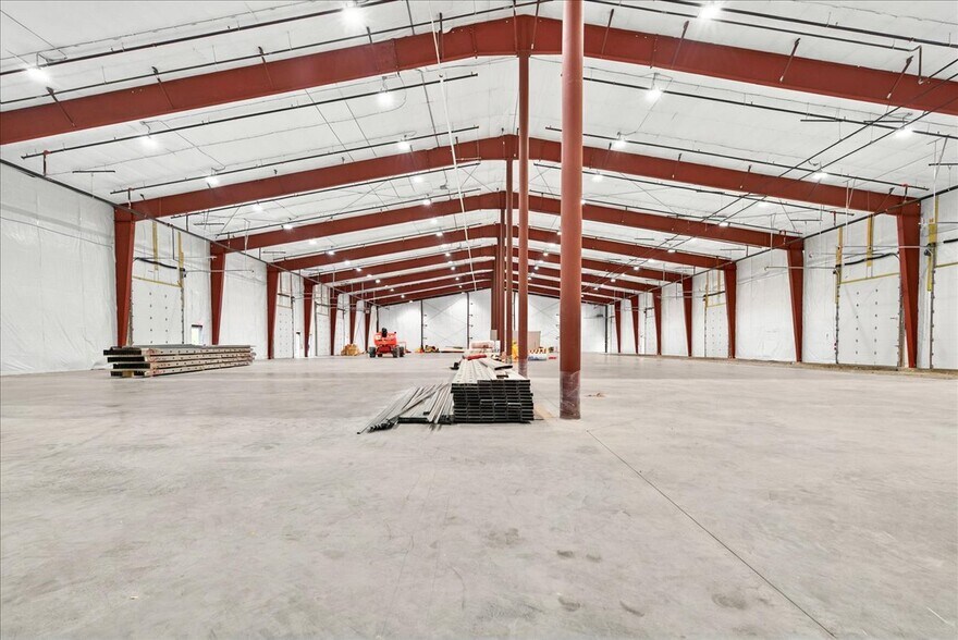 More Photos Of 25 Wood Road, Round Lake Distribution For Lease