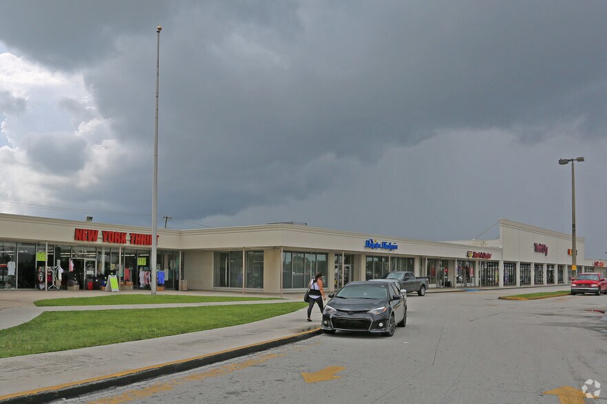 More Photos Of 901-1201 E 10th Ave, Hialeah Unknown For Lease