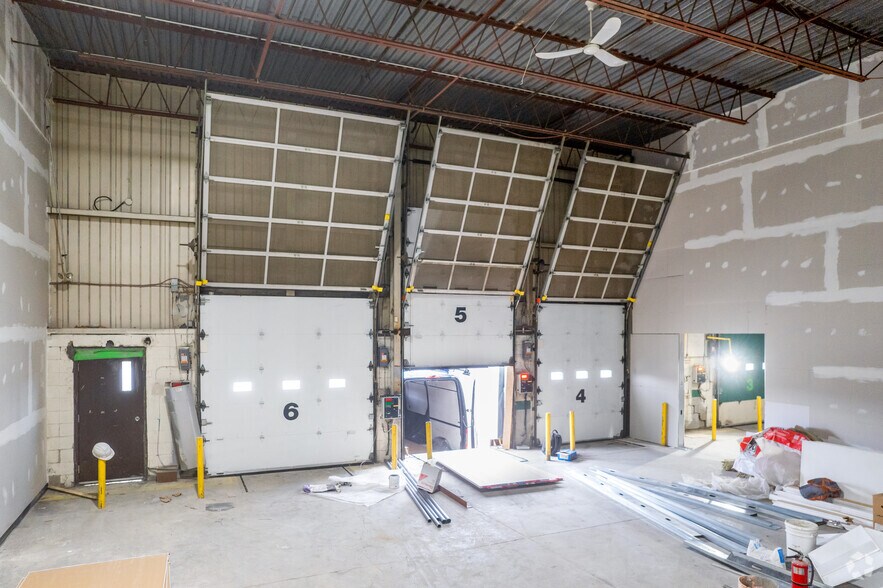 More Photos Of 44 Rolark Dr, Toronto Manufacturing For Lease