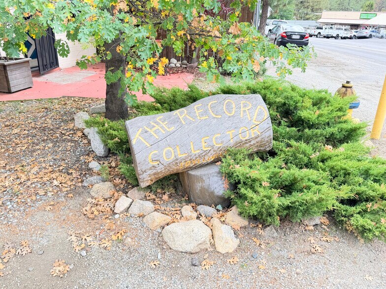 More Photos Of 54225 Pine Crest, Idyllwild-Pine Cove General Retail For Sale