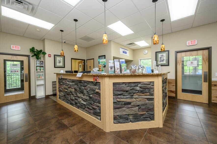More Photos Of 612 Mount Pleasant Ave, West Orange Veterinarian Kennel For Sale