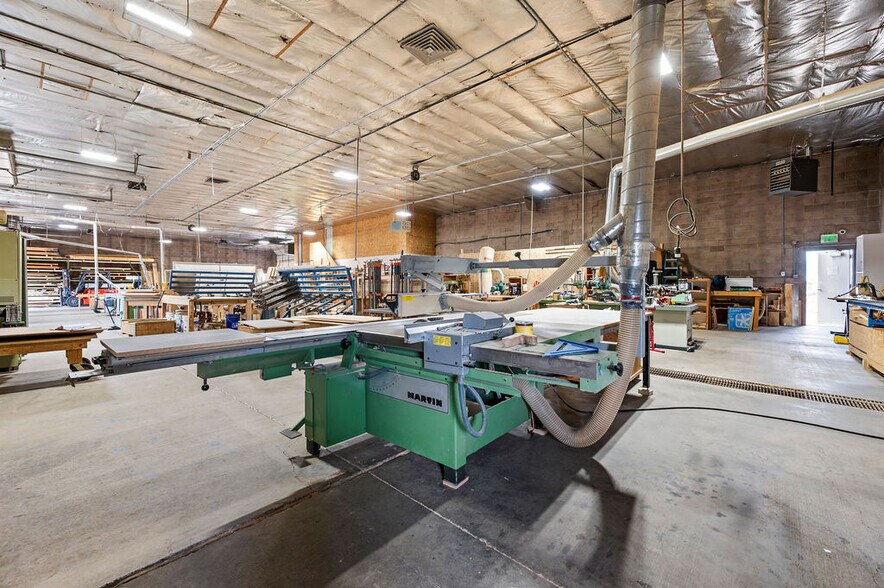 More Photos Of 2005 CR 319, Rifle Warehouse For Lease