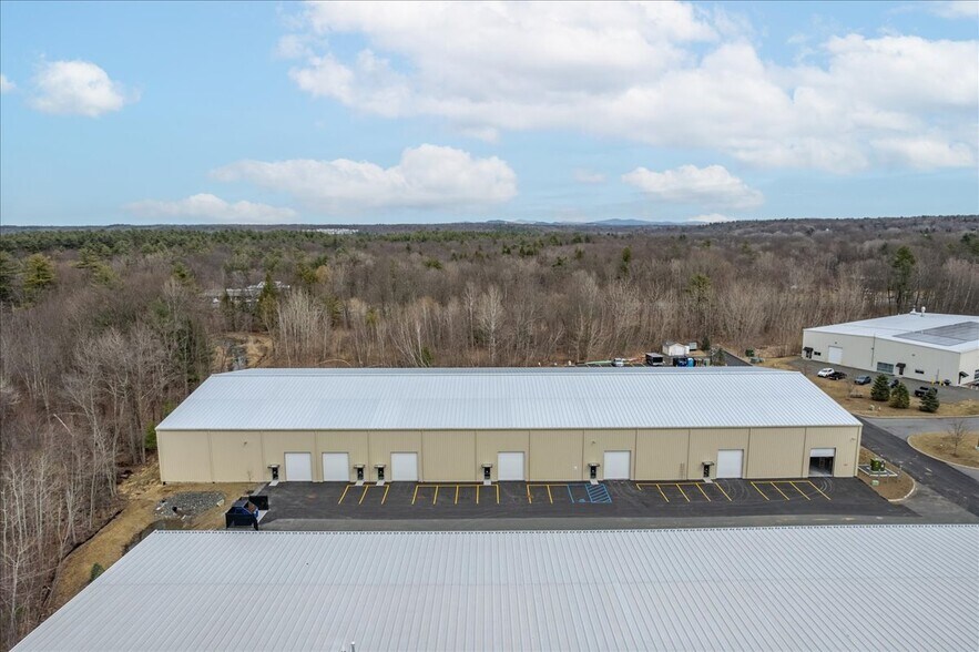 More Photos Of 25 Wood Road, Round Lake Distribution For Lease