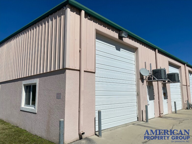 More Photos Of 1090 Knight's Trail Rd, North Venice Light Distribution For Sale