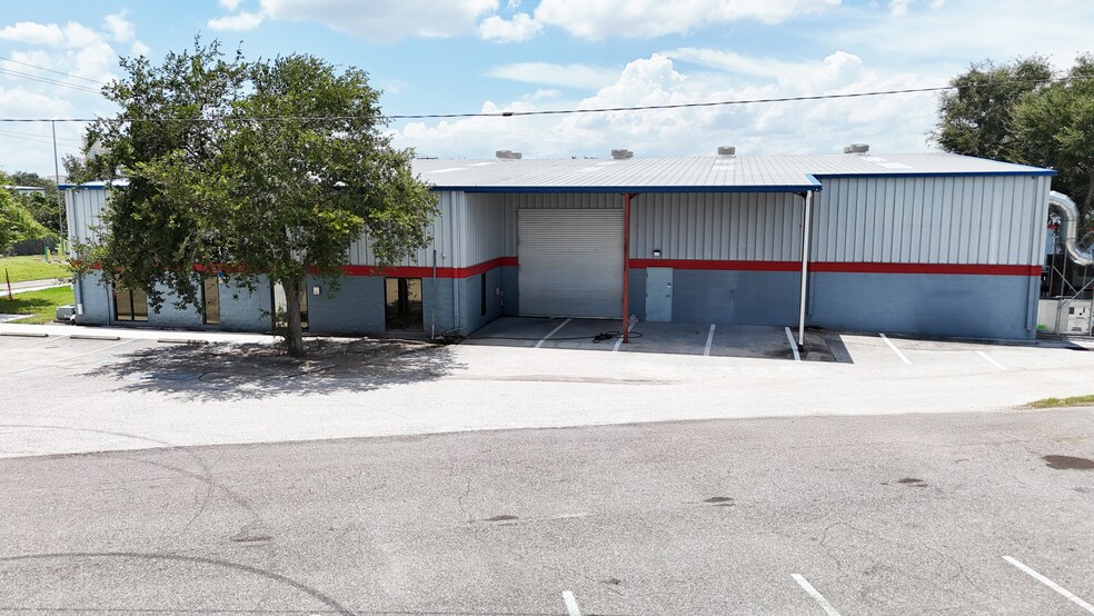 Primary Photo Of 2254-2256 Massaro Blvd, Tampa Warehouse For Lease
