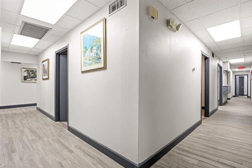More Photos Of 901 N Grove St, Eustis Medical For Sale