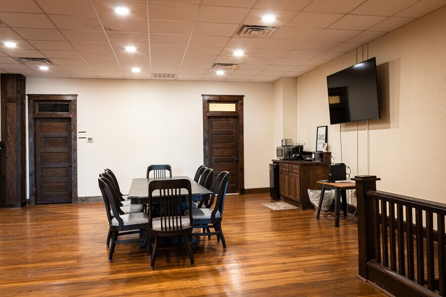 More Photos Of 123 William J Bryan Parkway, Bryan Warehouse For Sale