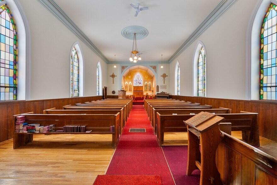 More Photos Of 71 Queen St, Norwood Specialty For Lease