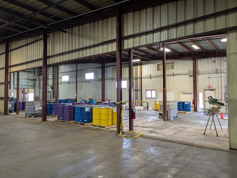 More Photos Of 100 S Broadway, Belgrade Distribution For Sale