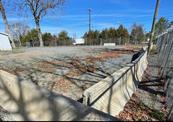 More Photos Of 7916 Pence Rd, Charlotte Land For Lease