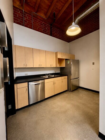 More Photos Of 1410 S Centinela Ave, Los Angeles Storefront Retail Office For Lease