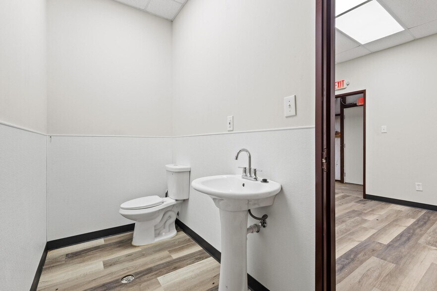 More Photos Of 11416 Hames, Pilot Point Industrial For Lease