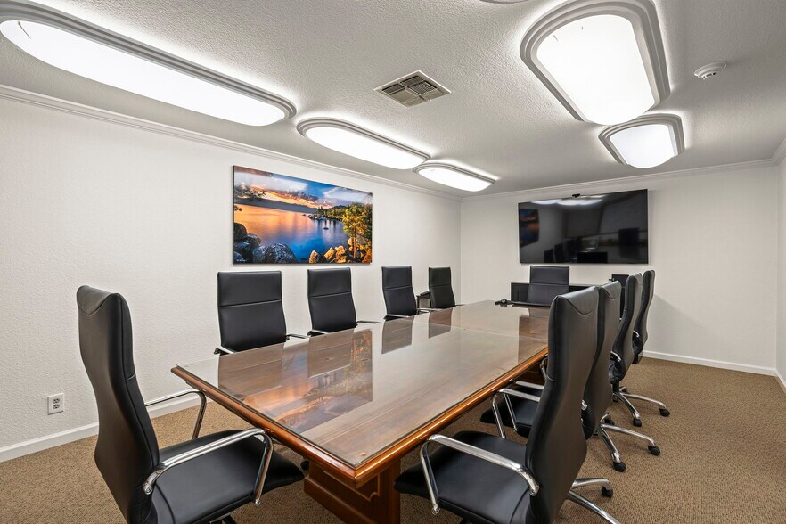 More Photos Of 71-85 Washington St, Reno Office For Lease