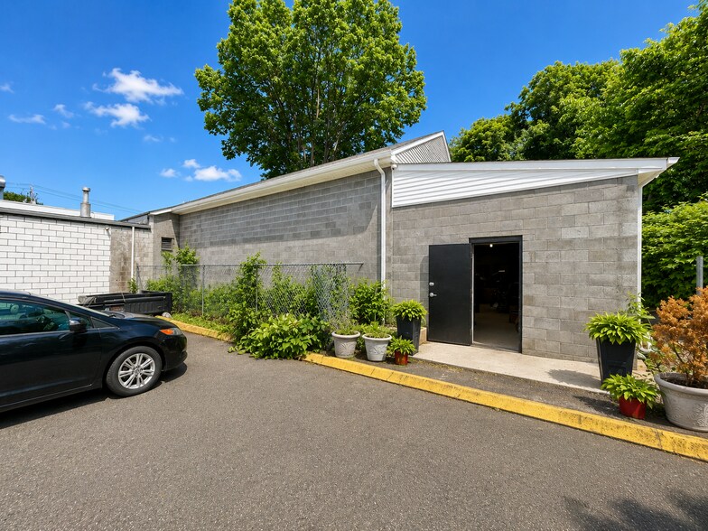 More Photos Of , New Haven Unknown For Sale