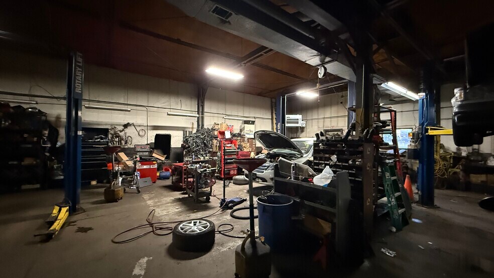 More Photos Of 124 3rd St, Allentown Auto Dealership For Lease