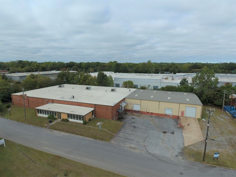 Primary Photo Of 1015 Sampler Way, East Point Warehouse For Lease